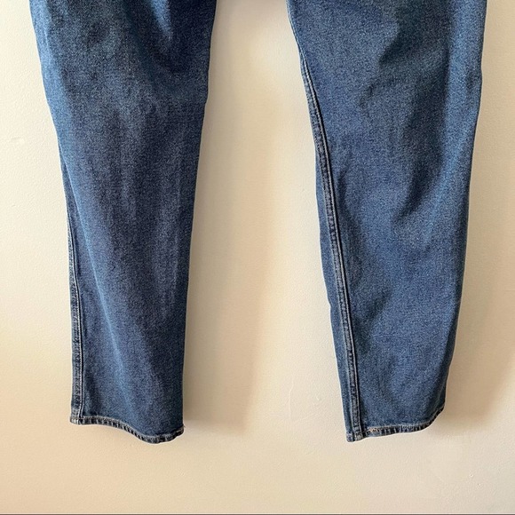 Hollister Ultra High-Rise Distressed Mom Jean 32x29 - Picture 9 of 12